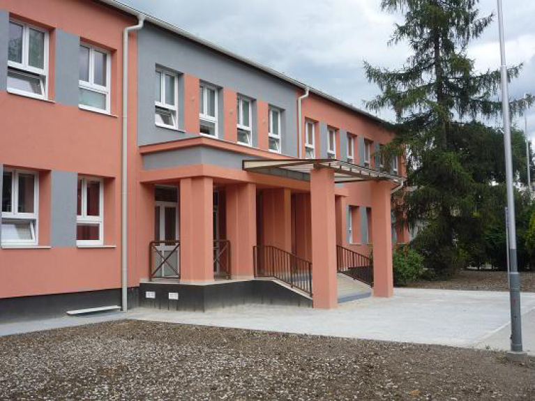 Dětský domov a Školní jídelna, Ostrava-Hrabová, rekonstrukce objektu na dětský domov rodinného typu