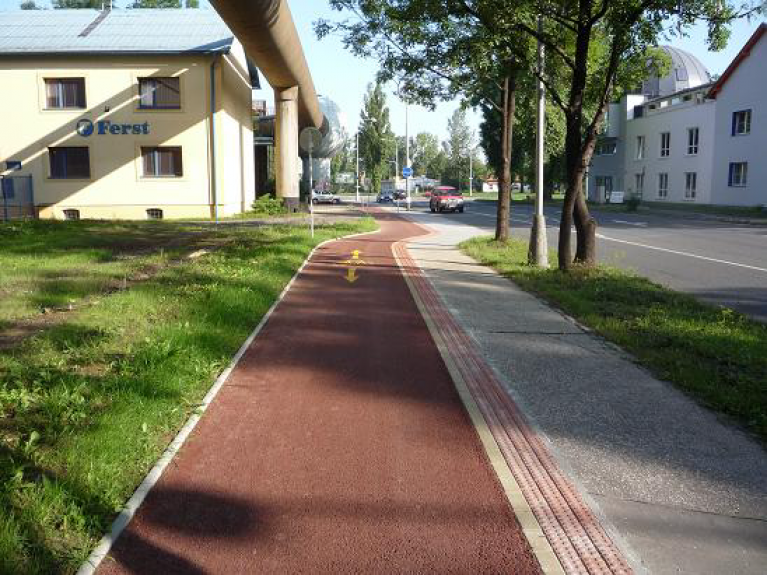 Cyklistická trasa P podél ul. Výstavní (Zengrova - Průmyslová)